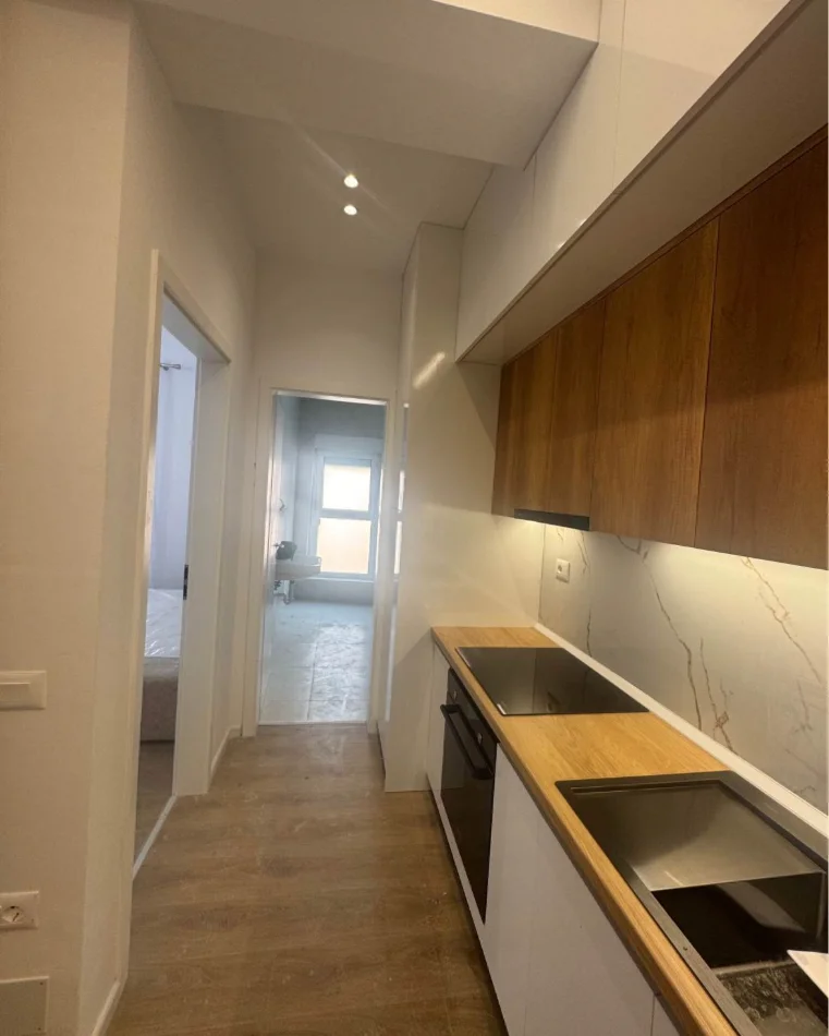Tirane, jepet me qera apartament 1+1+Ballkon Kati 3, 70 m² 500 € (Kompleksi Kadiu, Ali Demi)