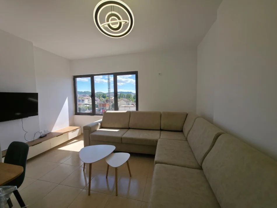 Tirane, jepet me qera apartament 1+1 Kati 3, 420 € 