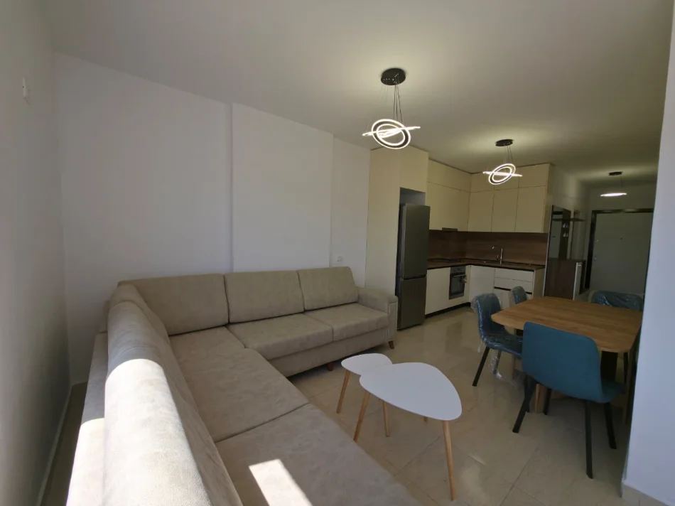 Tirane, jepet me qera apartament 1+1 Kati 3, 420 € 