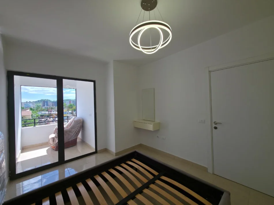 Tirane, jepet me qera apartament 1+1 Kati 3, 420 € 