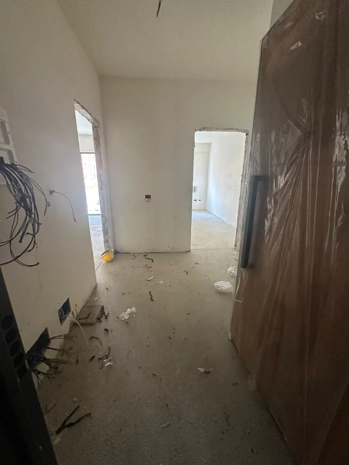 Tirane, shitet apartament 2+1+Ballkon Kati 7, 97 m² 140.000 € (Bulevardi Kasharit)