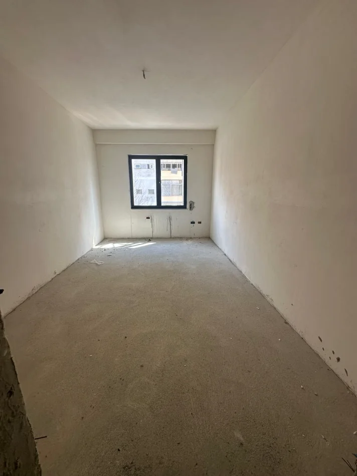 Tirane, shitet apartament 2+1+Ballkon Kati 7, 97 m² 140.000 € (Bulevardi Kasharit)