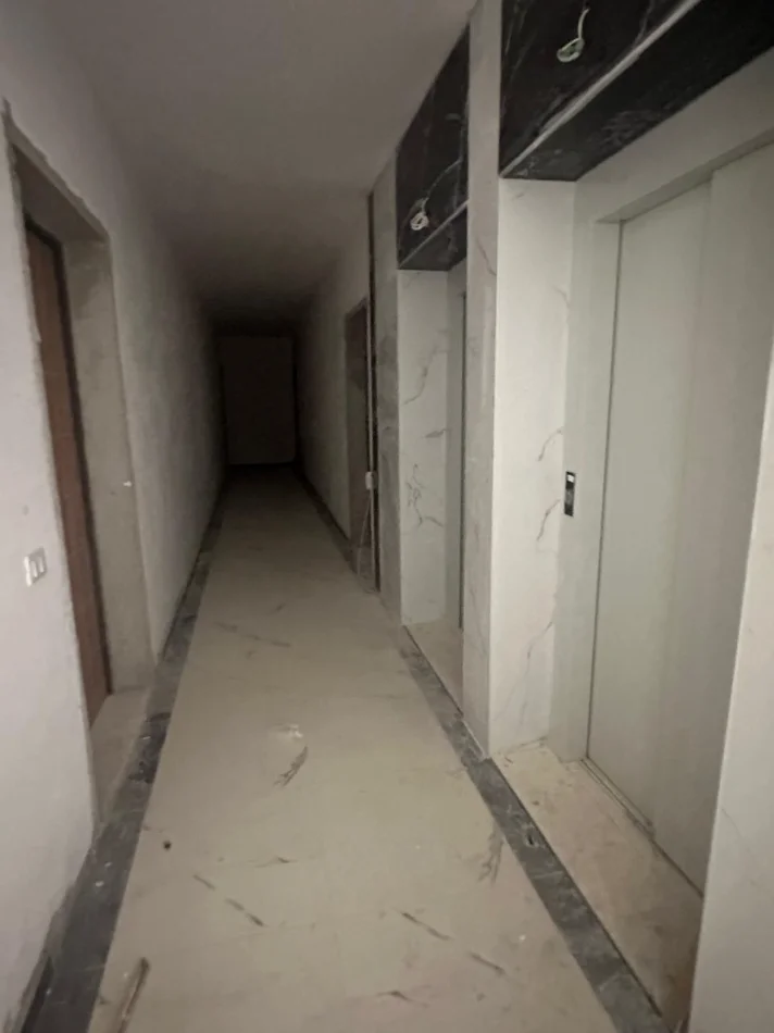 Tirane, shitet apartament 2+1+Ballkon Kati 7, 97 m² 140.000 € (Bulevardi Kasharit)