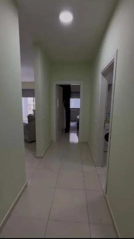 Tirane, jepet me qera apartament 1+1 Kati 4, 60 m² 600 € (KOMUNA E PARISIT)