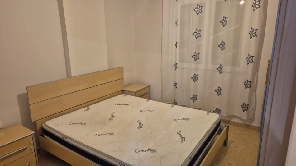 Tirane, jepet me qera apartament 1+1+Ballkon Kati 8, 52 m² 400 € (Rruga 5 Maji, Tirane)