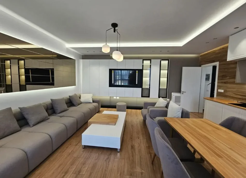 Tirane, jepet me qera apartament 1+1 Kati 6, 650 € (bulevardi i ri)