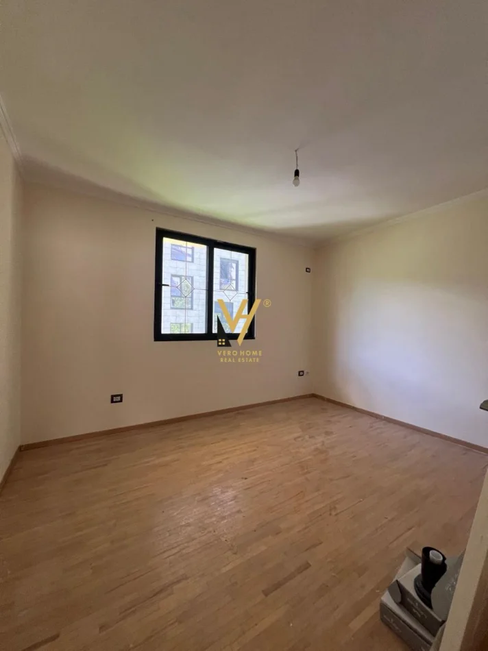 Tirane, jepet me qera Vile 3 Katshe Kati 0, 500 m² 3.500 € (KOPSHTI ZOOLOGJIK)