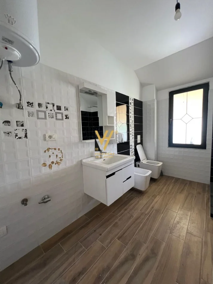 Tirane, jepet me qera Vile 3 Katshe Kati 0, 500 m² 3.500 € (KOPSHTI ZOOLOGJIK)