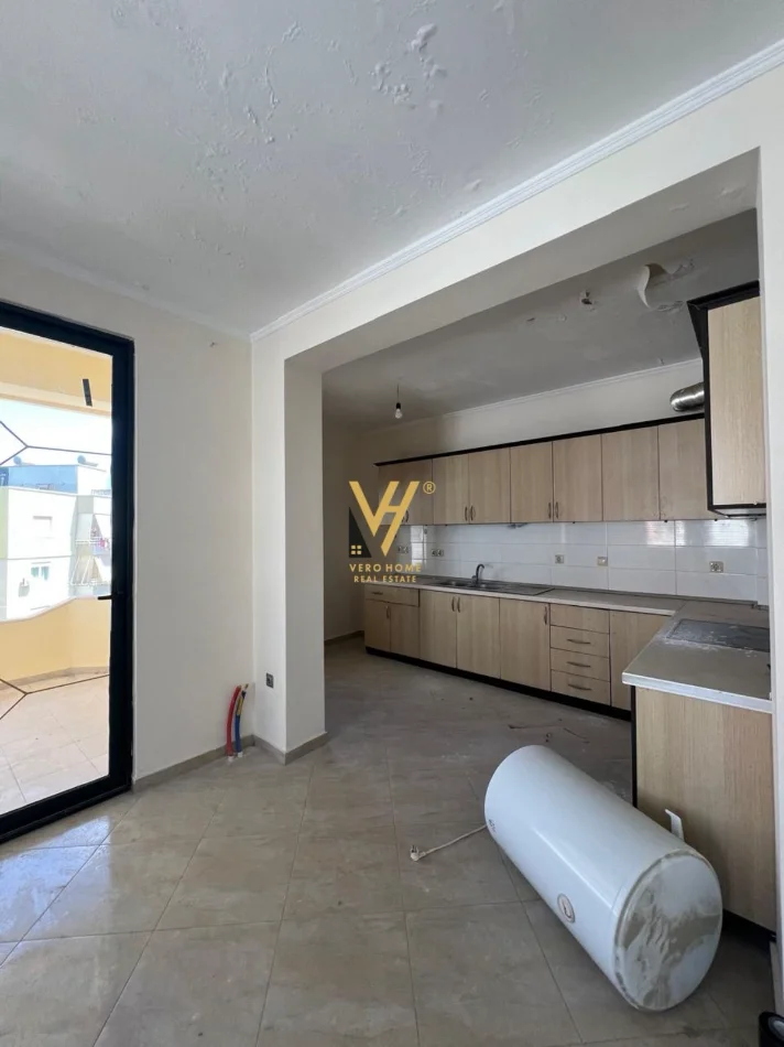 Tirane, shitet Vile 3 Katshe Kati 0, 500 m² 1.000.000 € (KOPSHTI ZOOLOGJIK)