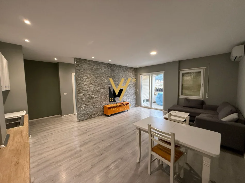 Tirane, jepet me qera apartament 1+1+Ballkon Kati 2, 62 m² 420 € (SHKOZE)