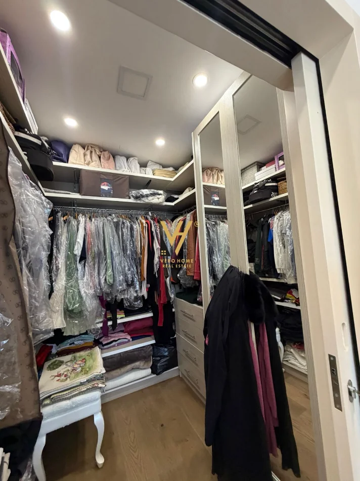 Tirane, shitet apartament 3+1+Ballkon Kati 7, 131 m² 367.000 € (KOMUNA E PARISIT)