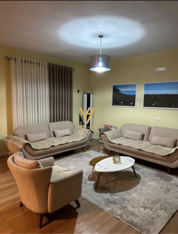 Tirane, jepet me qera shtepi 2+1+Ballkon Kati 2, 130 m² 600 € (INSTITUT)