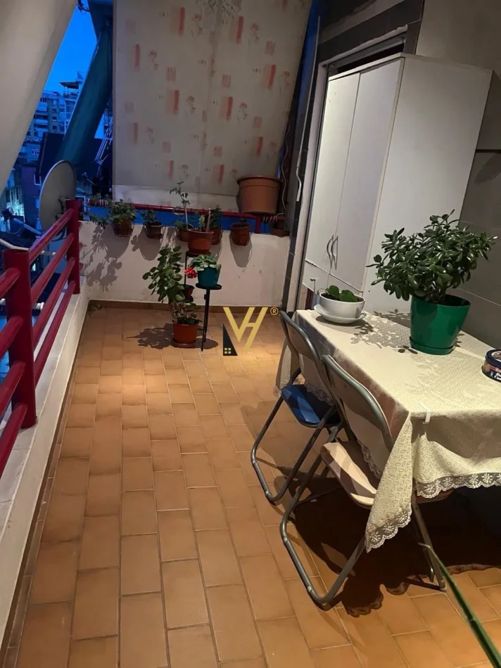 Tirane, jepet me qera apartament 2+1+Ballkon Kati 5, 110 m² 770 € (RRUGA E KAVAJES)