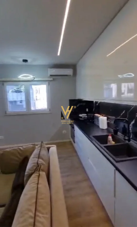 Tirane, shitet apartament 1+1+Ballkon Kati 1, 60 m² 176.000 € (KOMUNA E PARISIT)