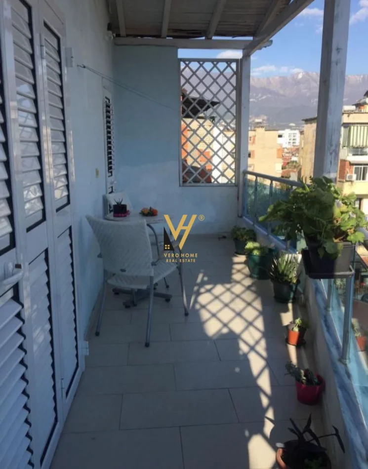 Tirane, jepet me qera apartament 2+1+Ballkon Kati 5, 90 m² 620 € (RRUGA BARDHYL)