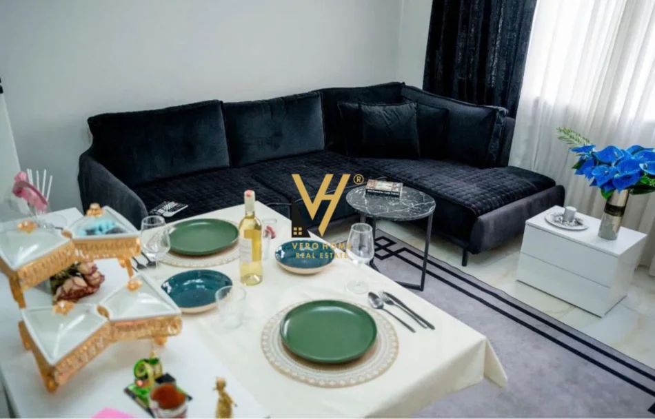 Tirane, jepet me qera apartament 1+1+Ballkon Kati 3, 65 m² 620 € (21 DHJETORI)