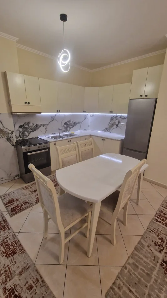 Tirane, jepet me qera apartament 1+1 Kati 6, 70 m² 400 € (ASTIR)