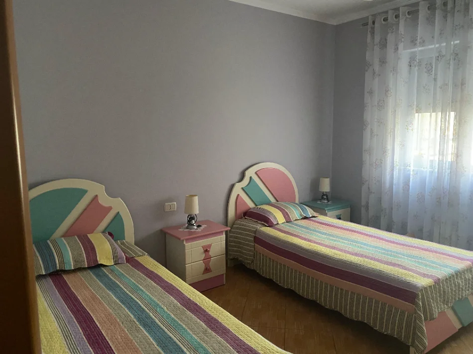 Tirane, jepet me qera apartament 2+1 Kati 8, 91 m² 650 € (Pallati me Shigjeta)