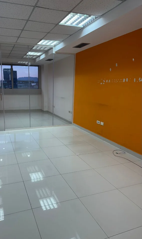 Tirane, jepet me qera zyre Kati 11, 150 m² 2.600 € (RRUGA ABDYL FRASHERI)