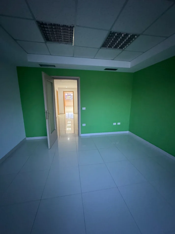 Tirane, jepet me qera zyre Kati 11, 150 m² 2.600 € (RRUGA ABDYL FRASHERI)