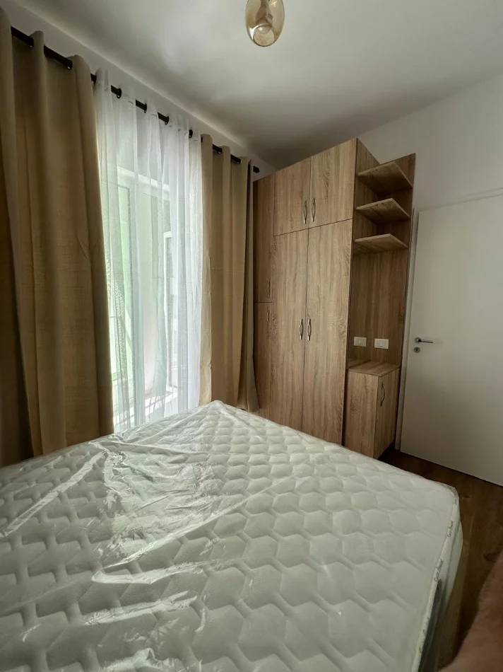 Tirane, jepet me qera apartament 1+1+Ballkon Kati 2, 52 m² 450 € (Kompleksi Kadiu)