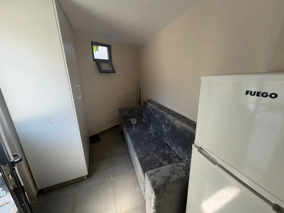 Tirane, jepet me qera garsonier 1+1 Kati 0, 20 m² (selite)