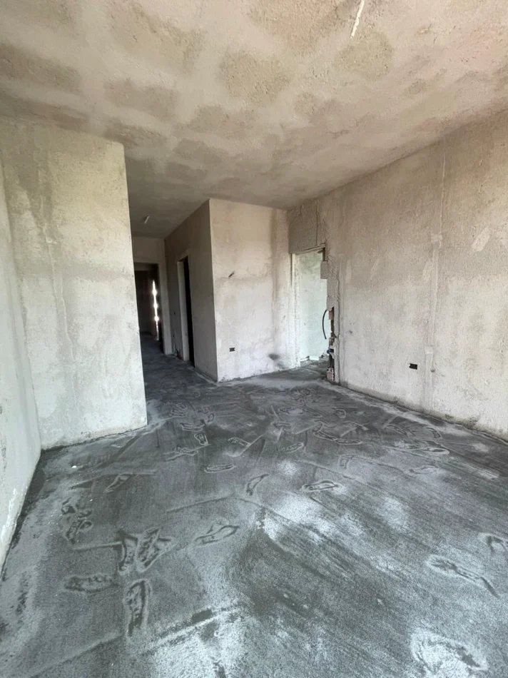 Tirane, shitet garsonier 1+1 , 38 m² 80.000 € (kaheraman ylli)