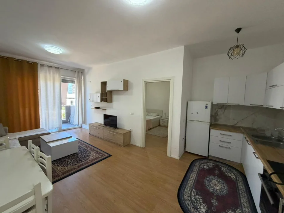 Tirane, jepet me qera apartament 1+1 Kati 2, 70 m² (5 MAJI)