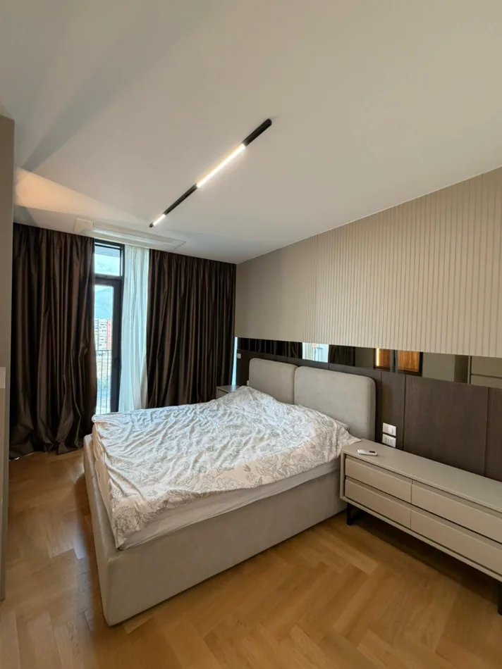 Tirane, jepet me qera apartament 2+1+Ballkon Kati 6, 116 m² 2.300 € (Lake View Residence)
