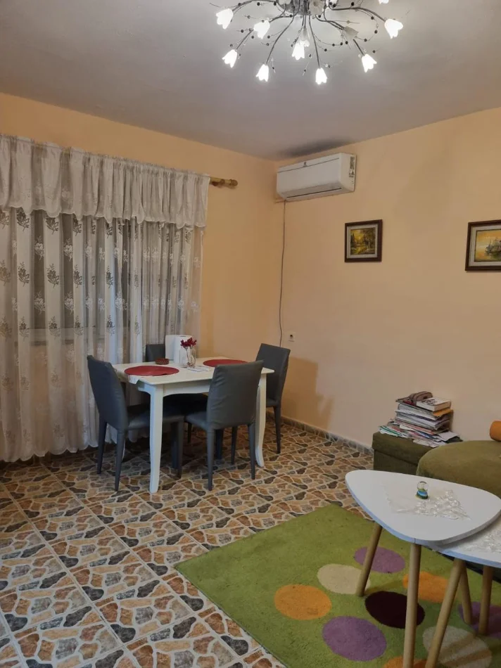Tirane, jepet me qera apartament 1+1 Kati 2, 56 m² (rruga e dibres)