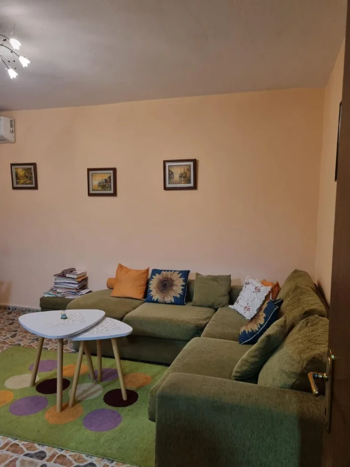 Tirane, jepet me qera apartament 1+1 Kati 2, 56 m² (rruga e dibres)