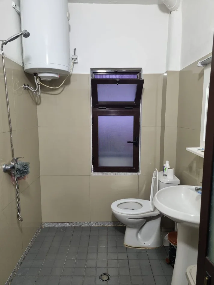 Tirane, jepet me qera apartament 1+1 Kati 2, 56 m² (rruga e dibres)