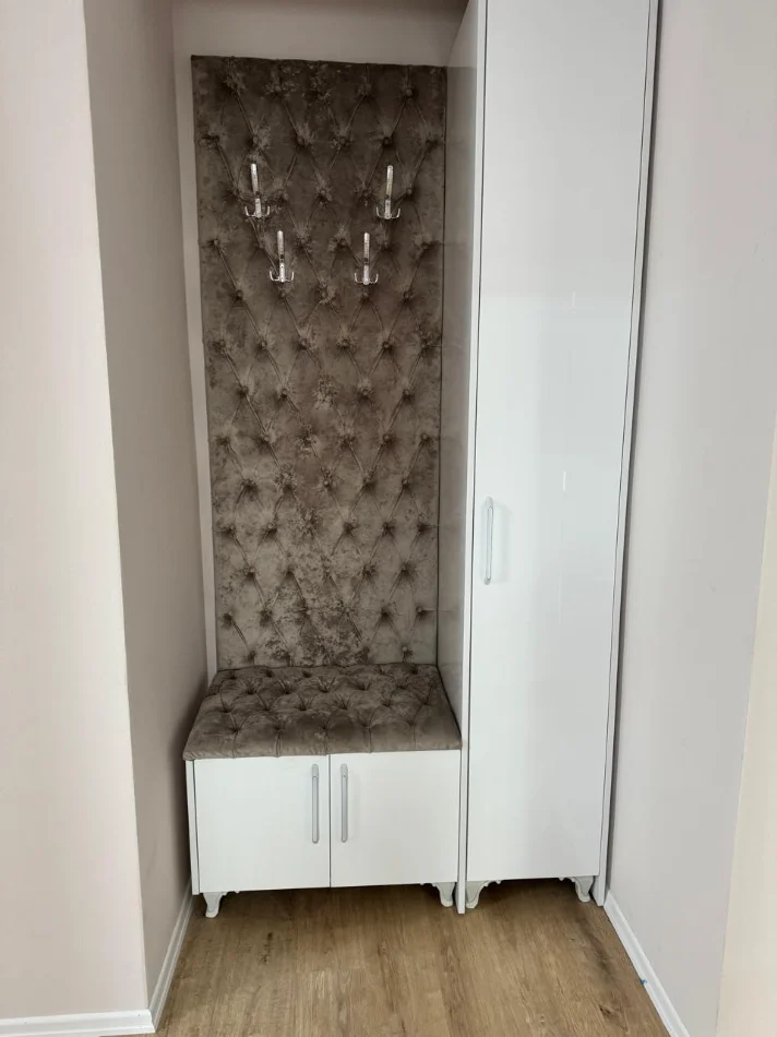 Tirane, jepet me qera apartament 1+1 Kati 4, 95 m² 550 € (Univers City)
