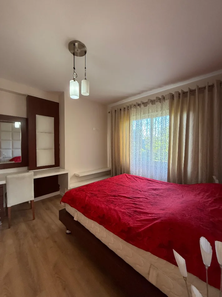 Tirane, shitet apartament 2+1+Ballkon Kati 3, 98 m² 234.000 € (Rruga Mine Peza)