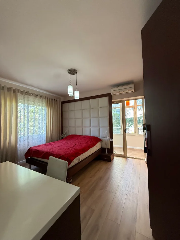 Tirane, shitet apartament 2+1+Ballkon Kati 3, 98 m² 234.000 € (Rruga Mine Peza)