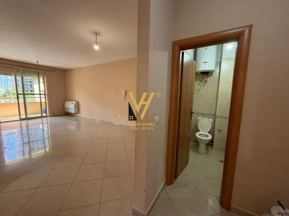 Tirane, shitet apartament 2+1+Ballkon Kati 1, 106 m² 250.000 € (KOMUNA E PARISIT)