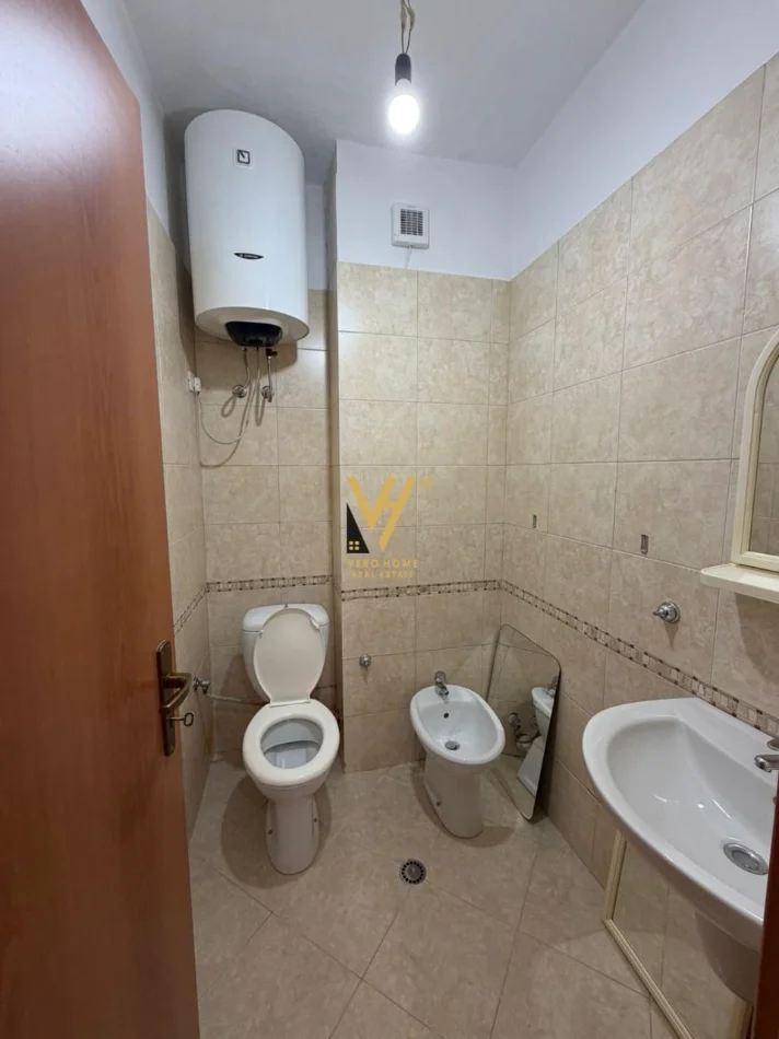 Tirane, shitet apartament 2+1+Ballkon Kati 1, 106 m² 250.000 € (KOMUNA E PARISIT)