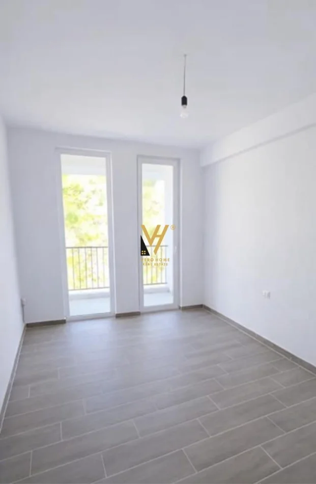 Tirane, jepet me qera zyre Kati 2, 98 m² 420 € (5 MAJI)