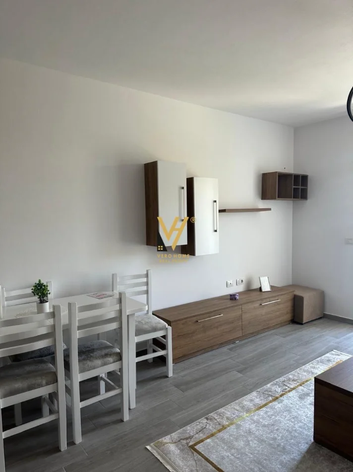 Tirane, jepet me qera apartament 1+1+Ballkon Kati 2, 78 m² 470 € (5 MAJI)