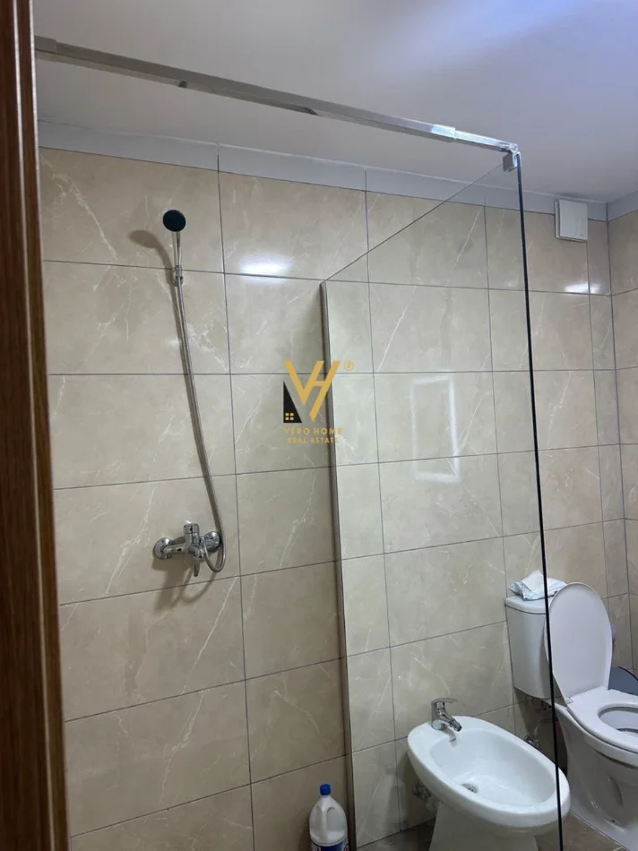 Tirane, jepet me qera apartament 1+1+Ballkon Kati 2, 78 m² 470 € (5 MAJI)