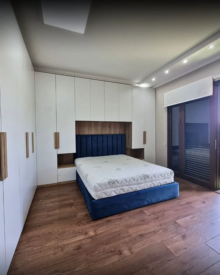Tirane, jepet me qera apartament 2+1+Ballkon Kati 10, 120 m² 2.000 € (bllok)