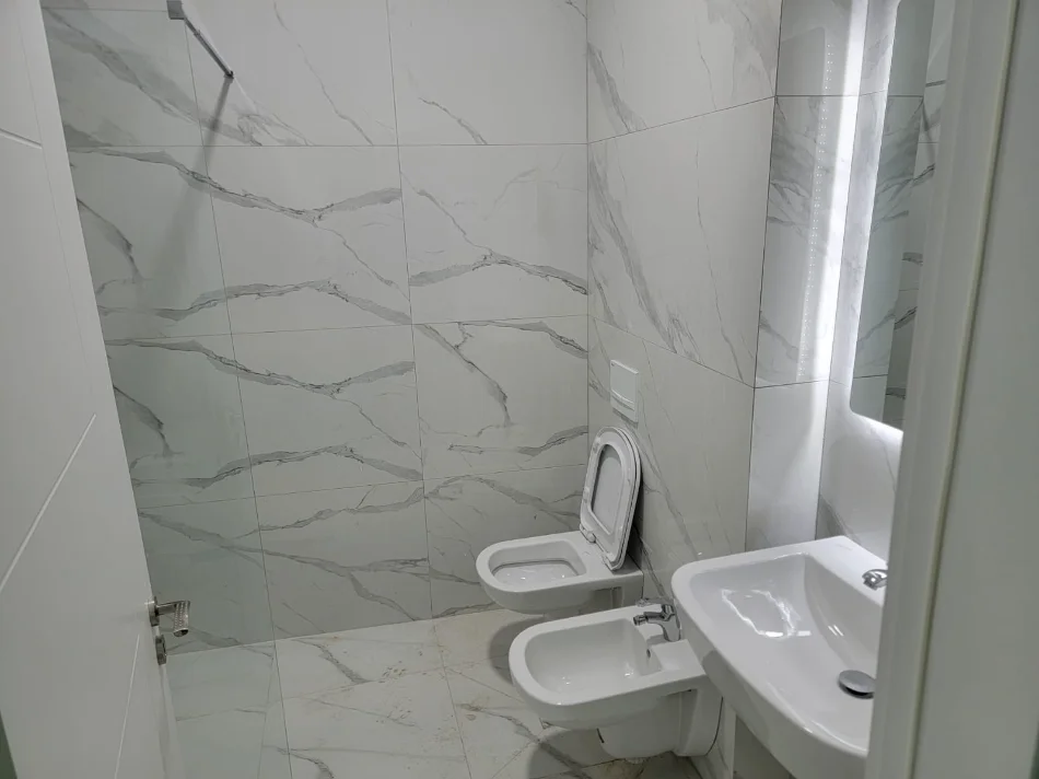 Tirane, jepet me qera apartament 1+1 Kati 4, 67 m² 500 € 