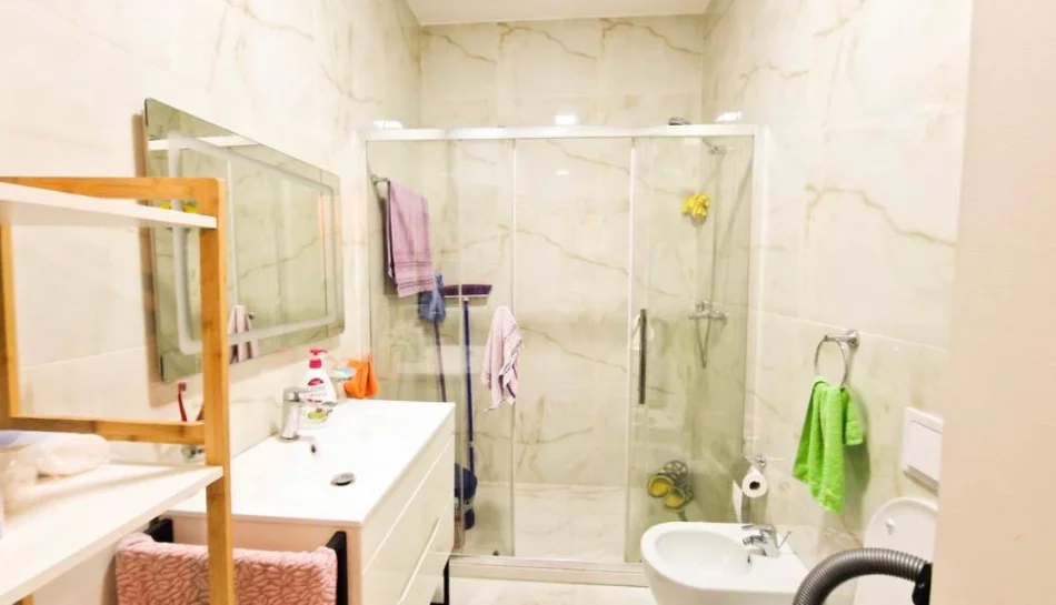 Tirane, shitet apartament 1+1 Kati 3, 70 m² 217.000 € (KOMUNA E PARISIT)