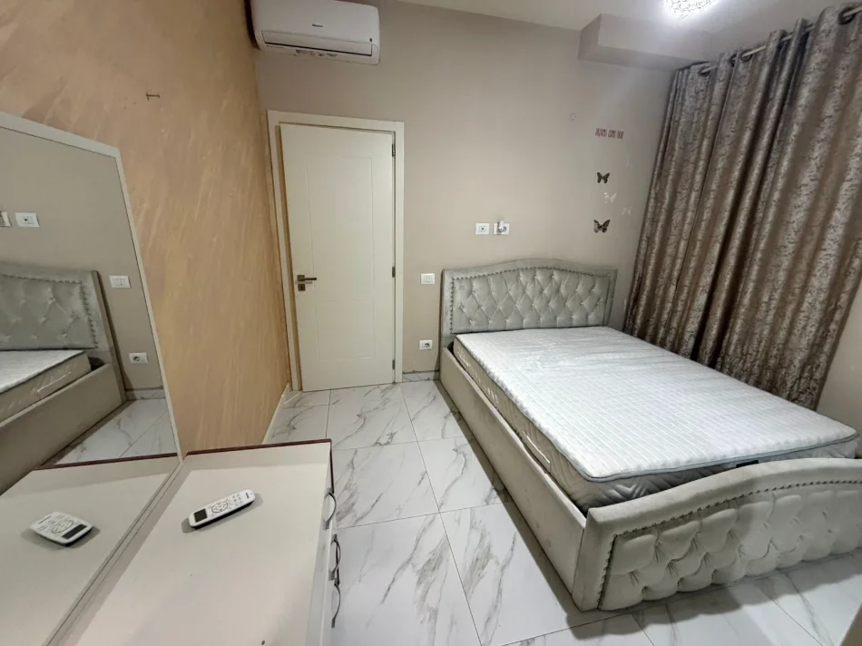 Tirane, jepet me qera apartament 1+1 Kati 1, 50 m² 400 € 