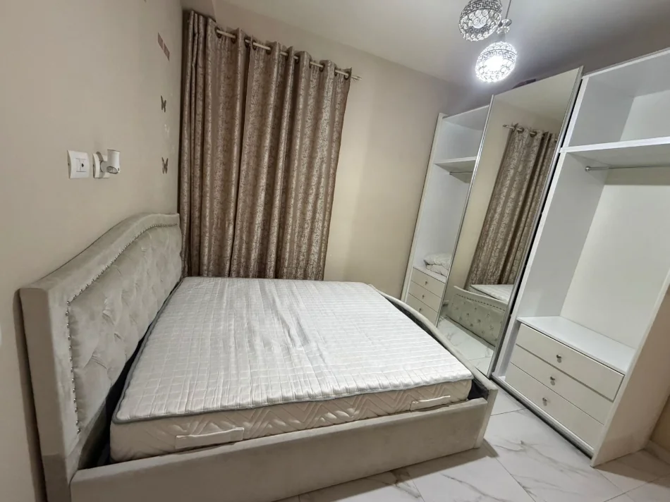 Tirane, jepet me qera apartament 1+1 Kati 1, 50 m² 400 € 
