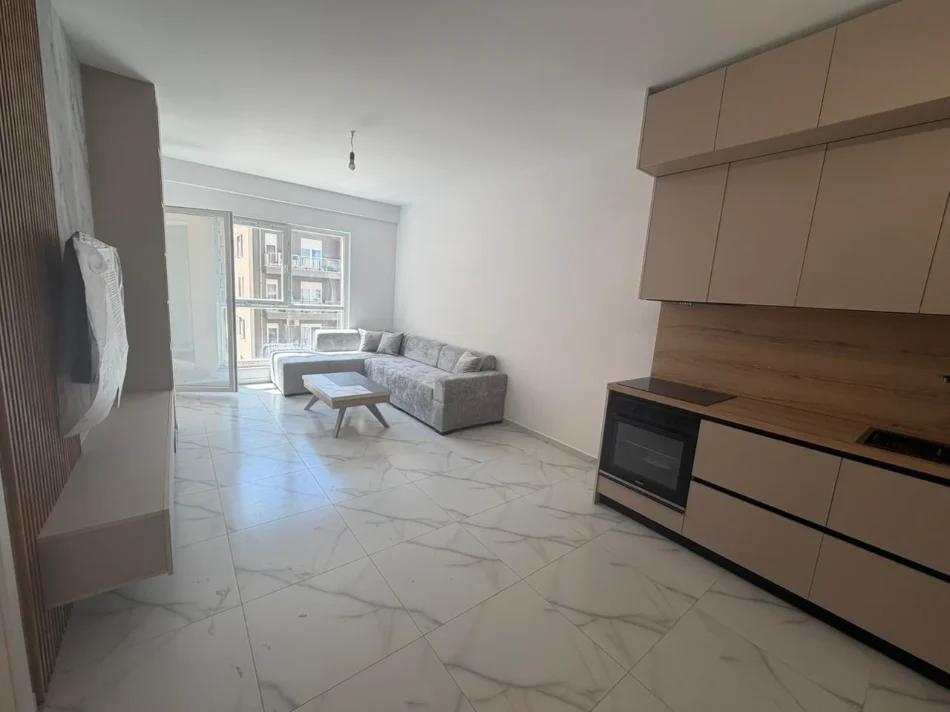 Tirane, jepet me qera apartament 1+1+Ballkon Kati 2, 65 m² 500 € 