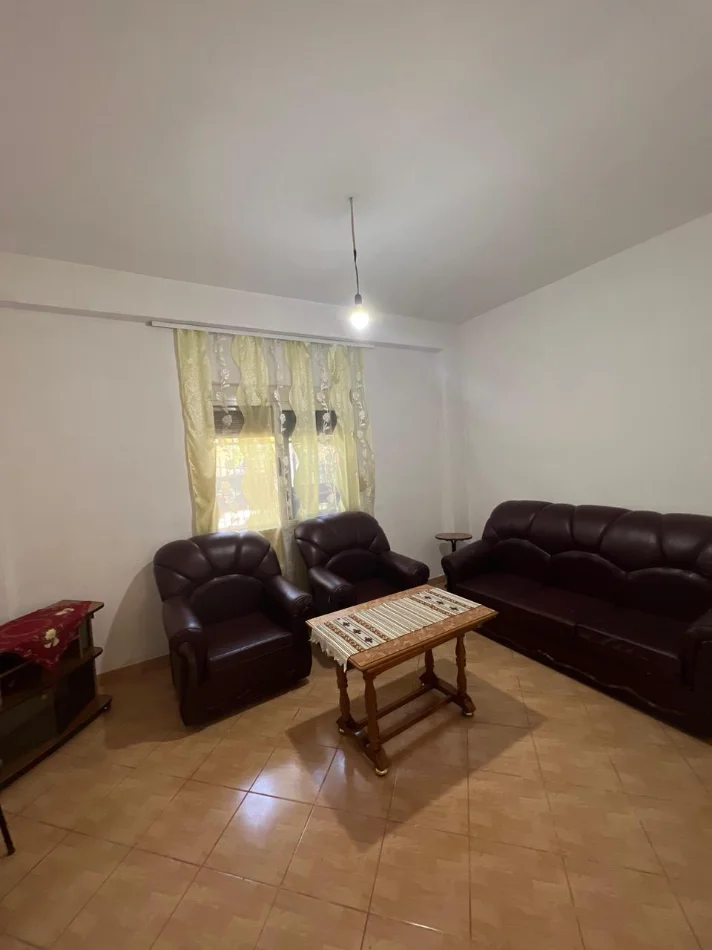 Tirane, jepet me qera apartament 1+1 Kati 1, 75 m² 300 € (JORDAN MISJA)