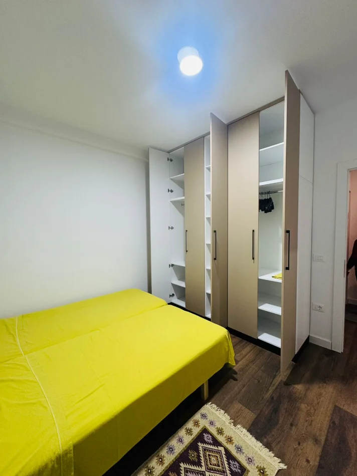 Tirane, jepet me qera apartament 1+1+Ballkon Kati 3, 70 m² 400 €