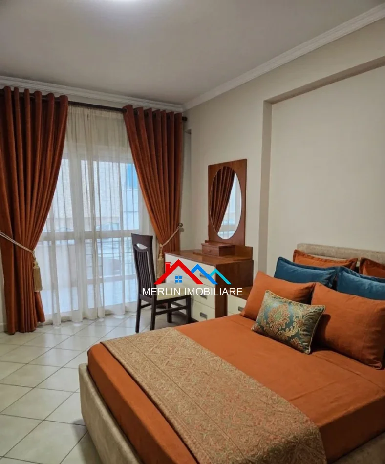 Tirane, jepet me qera apartament 1+1+Ballkon Kati 4, 60 m² 520 € (KOPSHTI BOTANIK)