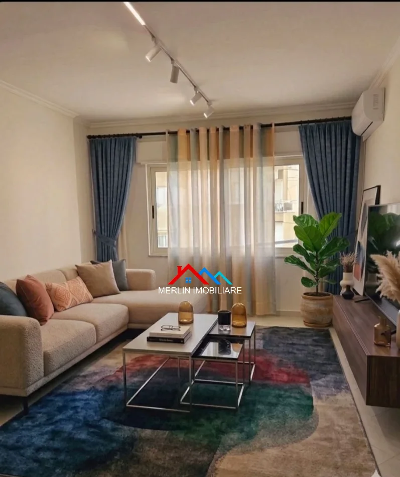 Tirane, jepet me qera apartament 1+1+Ballkon Kati 4, 60 m² 520 € (KOPSHTI BOTANIK)